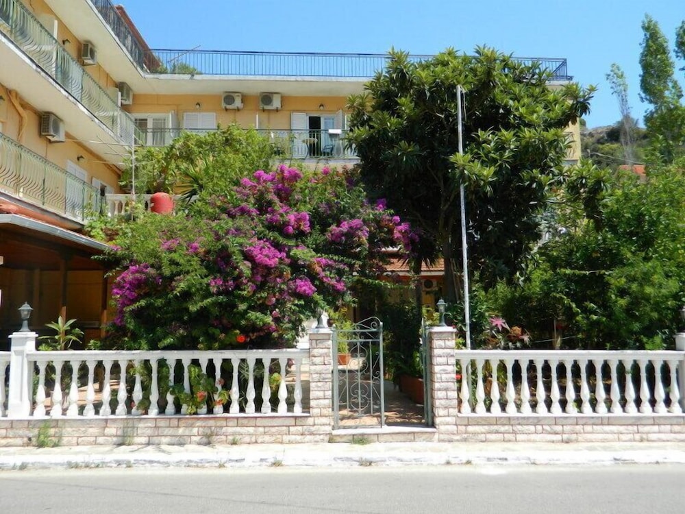 Photo 14