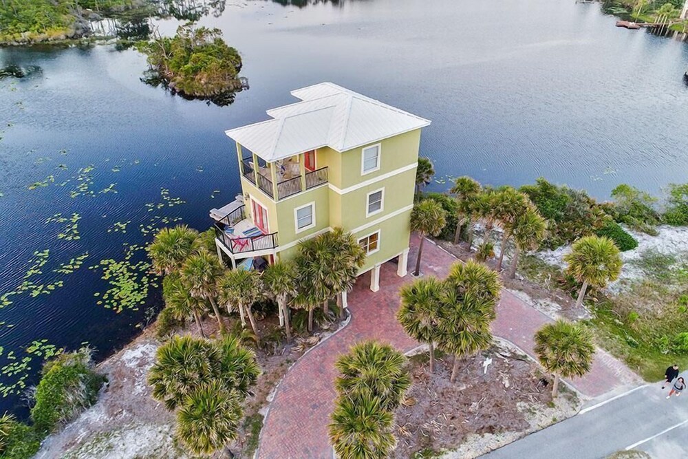 LILLY PAD 3 Bedroom Holiday Home by Five Star Properties