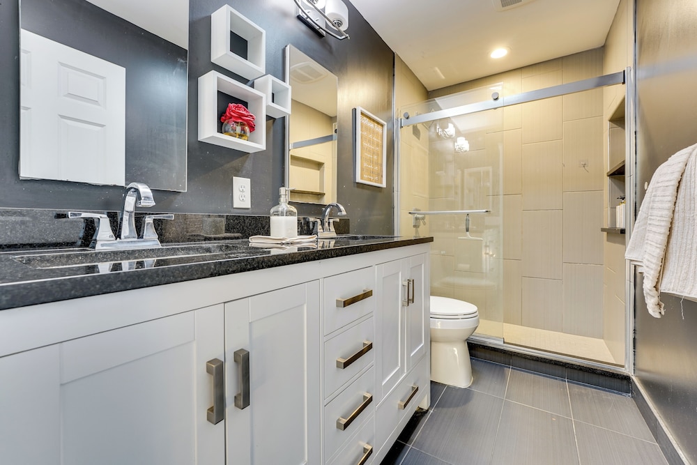 Spacious Family Getaway: 8 Mi to Main St Ann Arbor