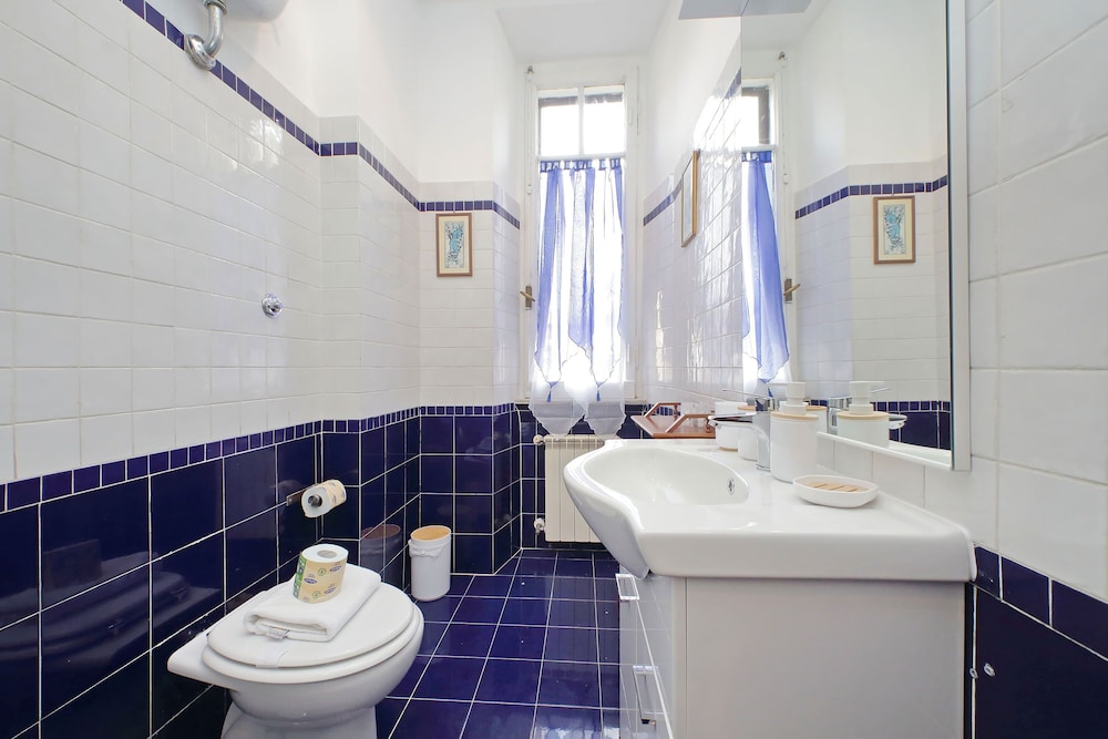 Giuliana Giant Apartment