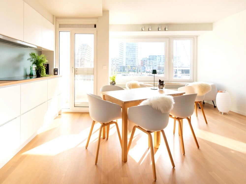 Apartment With a View of the Marina