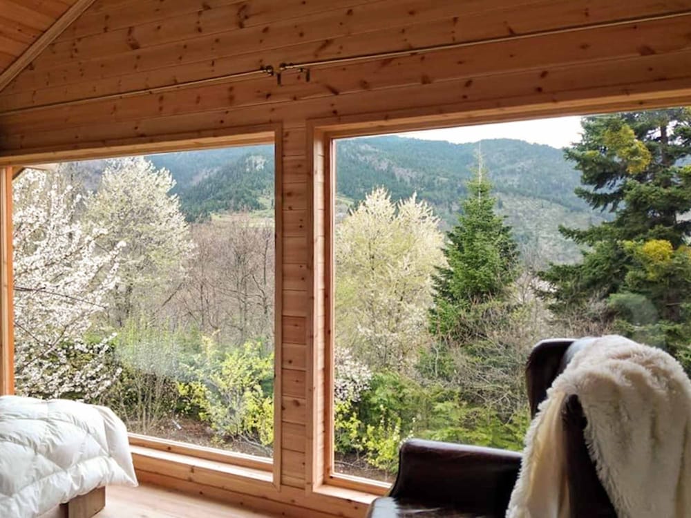 Kedra Village Cozy Chalet - Mountain Getaway