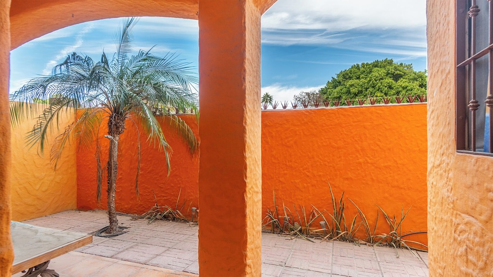 El Pueblo C1