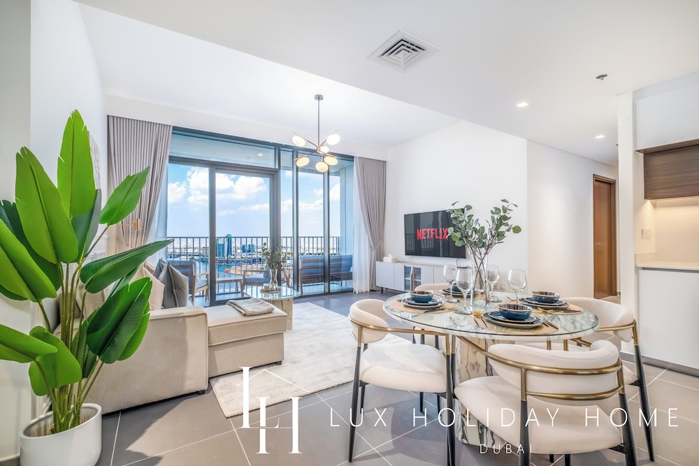 LUX The Dubai Creek Edge Suite