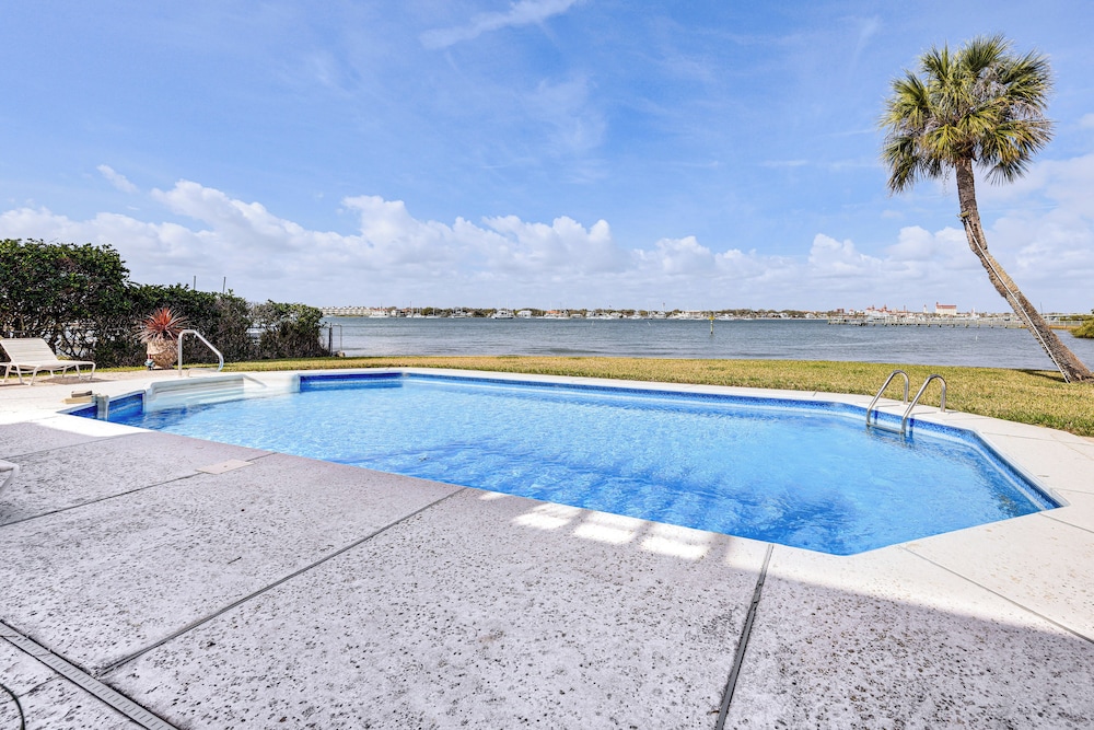 Buena Vista St Augustine: Villa w/ Pool & Dock