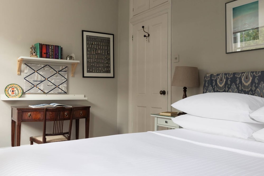 Alderney Street V by Onefinestay