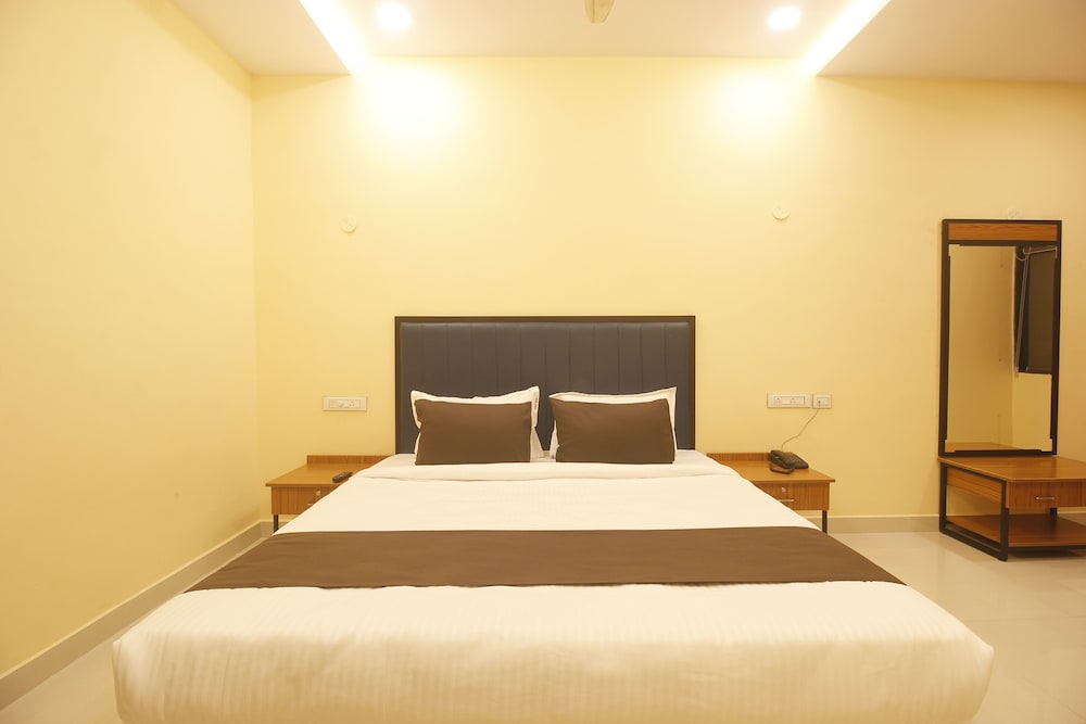 HOTEL MINT PARK