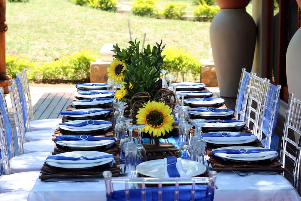 Nahakwe Lodge