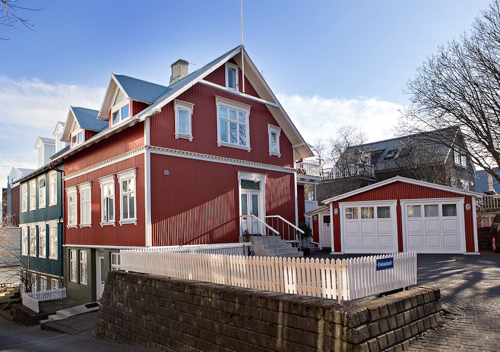 Hotel Brattagata Guesthouse Apartments - Image 1