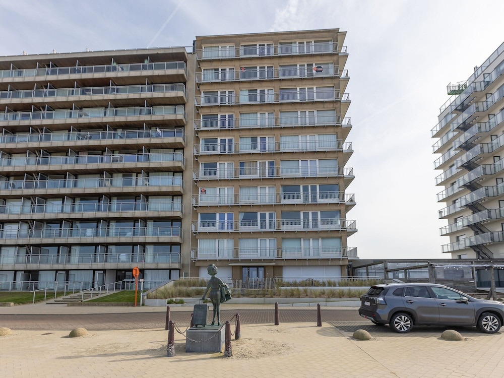 Modern Apartment With Frontal Sea-view
