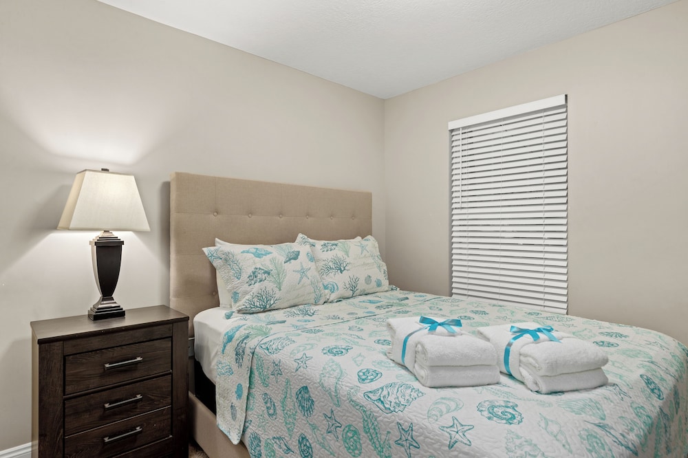 Spacious 4-bed, 3-bath Beach House Sleeps 12 for the Perfect Getaway