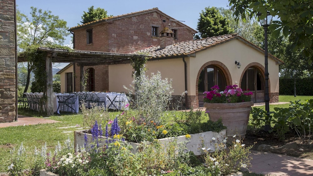 Le Caselle 26 in Cortona view 4