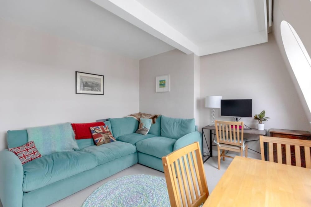 Quaint & Cosy 1 Bedroom Flat - Kensington Olympia!