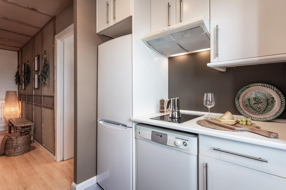 Triana - 1 Bedroom Apartment in Trafalgar