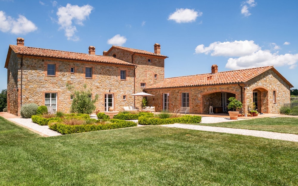 Luxury Farmhouse in Umbria-podere Montecani photo 4