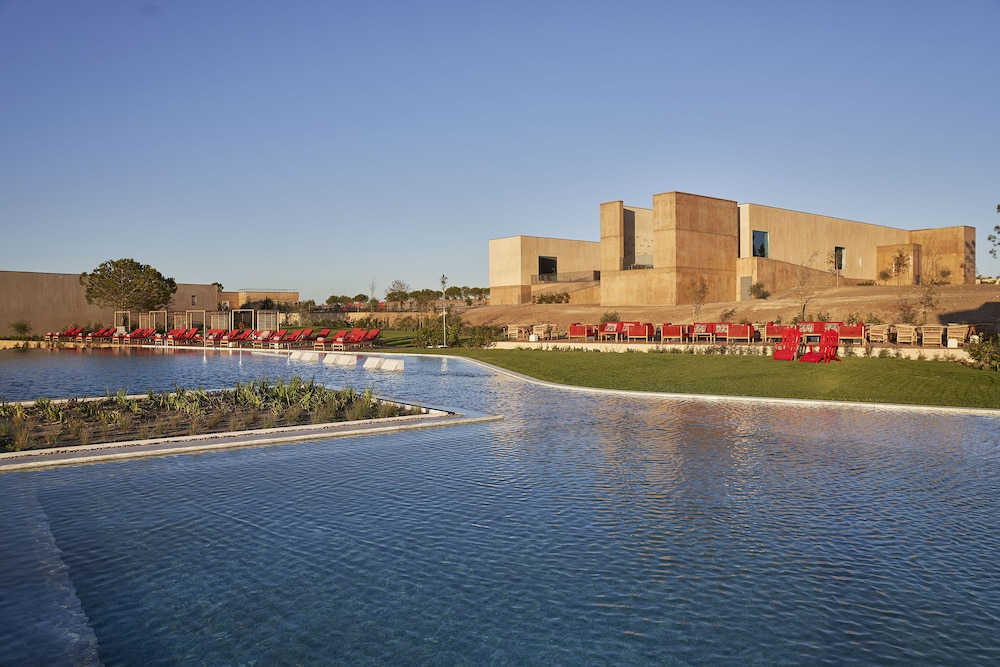 Hotel Praia do Canal Nature Retreat - Image 1