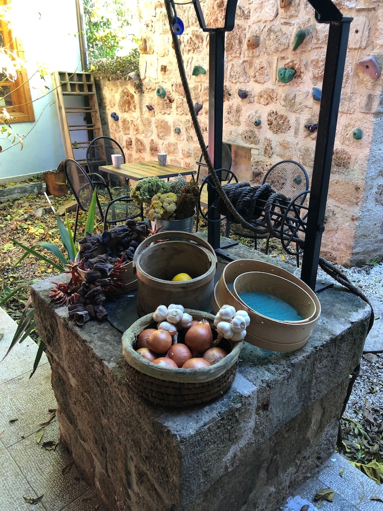 Kuyu Beergarden Hostel