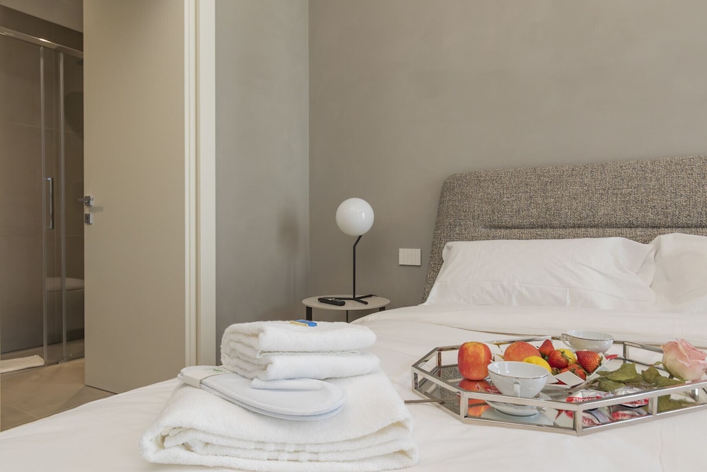 San Babila Central Tower by Rentopolis - High-end 1bdr with panoramic terrace overlooking Duomo