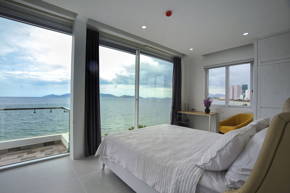 Seabreeze Villa Nha Trang view 4