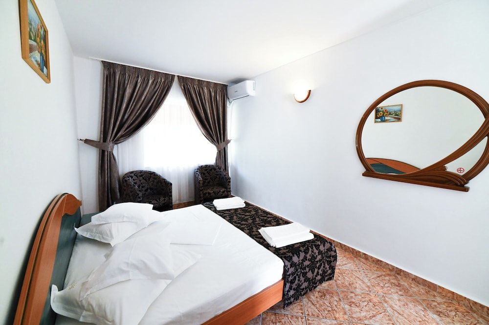 Complex Tismana All Inclusive view 4