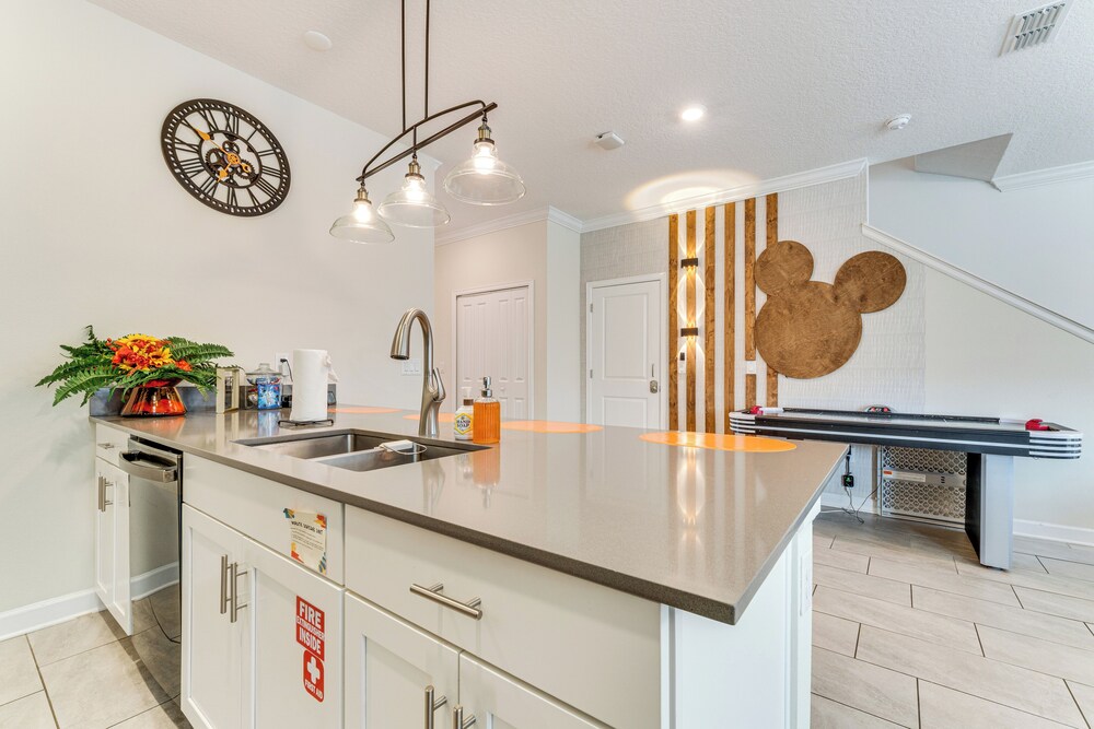 4 Mi to Old Town: Kissimmee Resort Home
