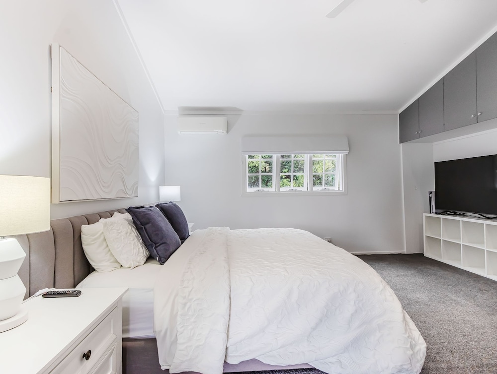 Hamptons White House