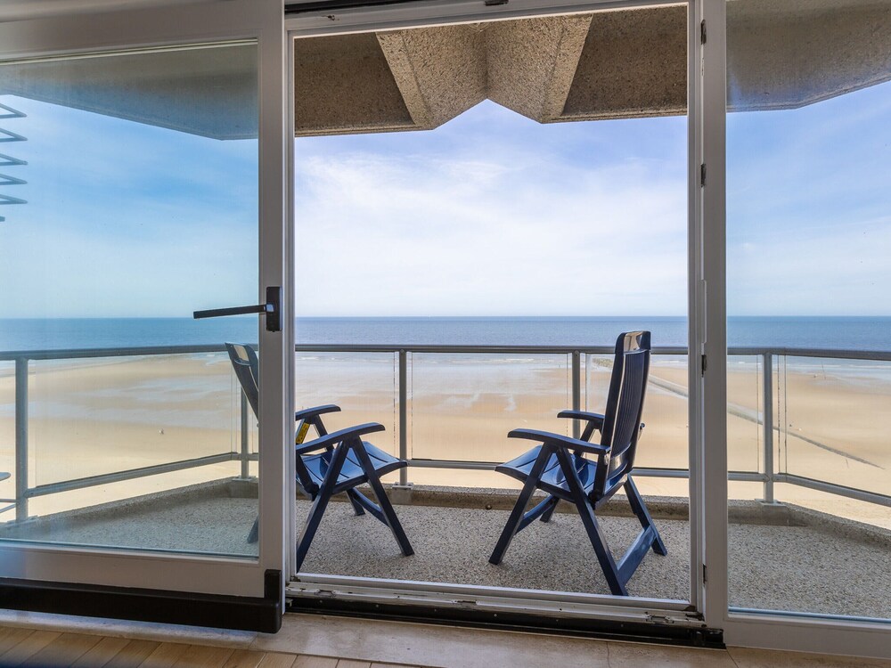 Apartment With 2 Bedrooms and sea View