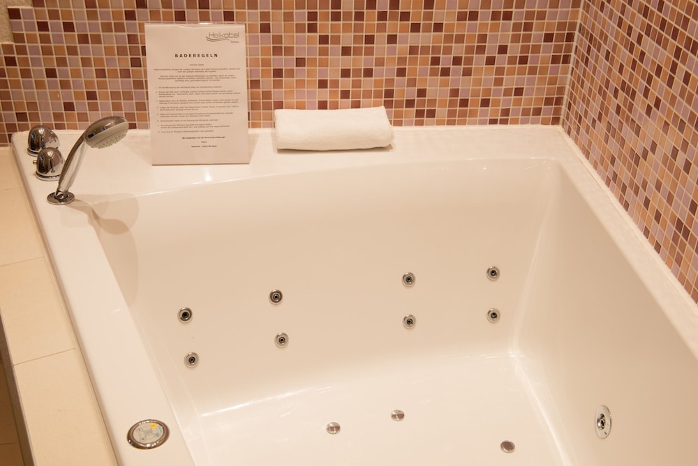 Hamburg Vacations - Heikotel Hotel Windsor - Property Image 6