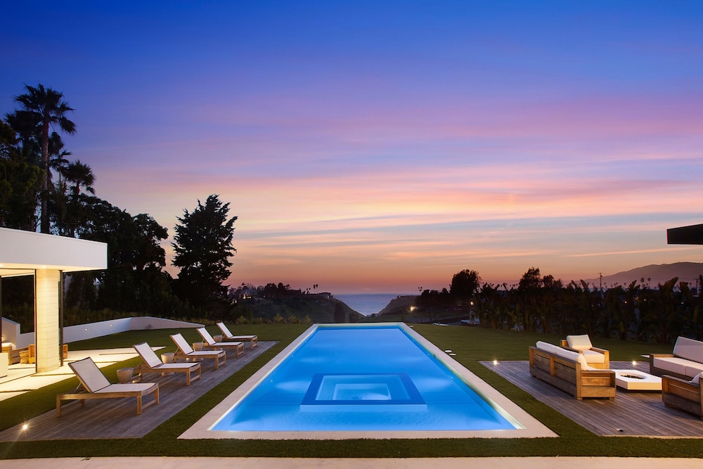 Villa Dume in Malibu view 3