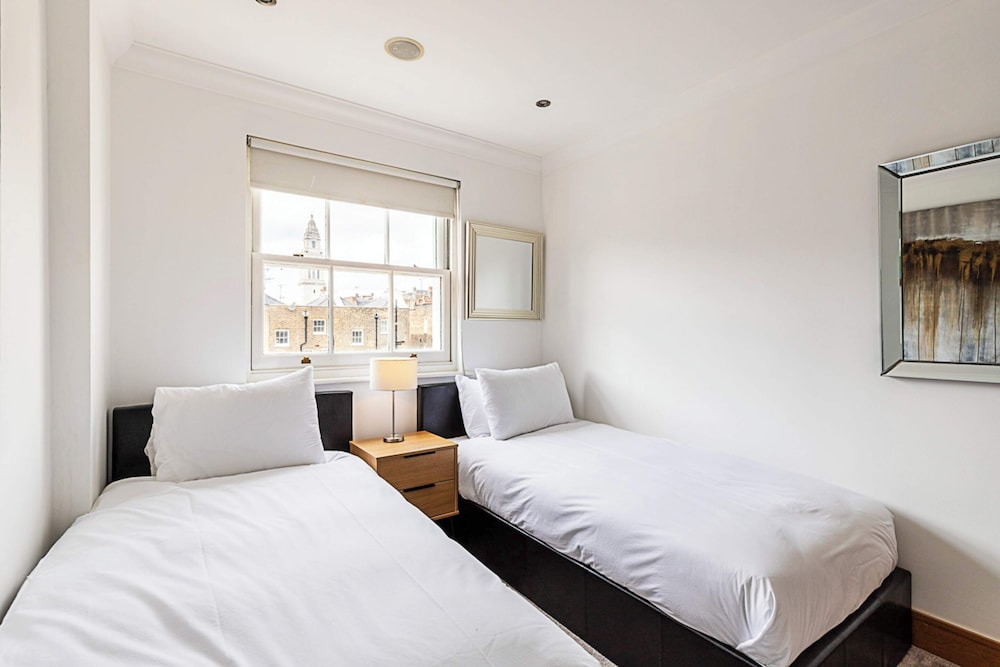 Elegant and Cosy Family Apartment in Marylebone