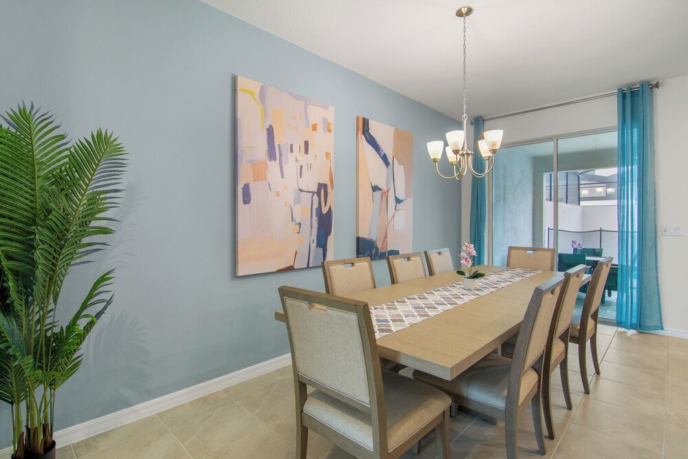 Orlando Adventure Awaits 4BR Townhouse