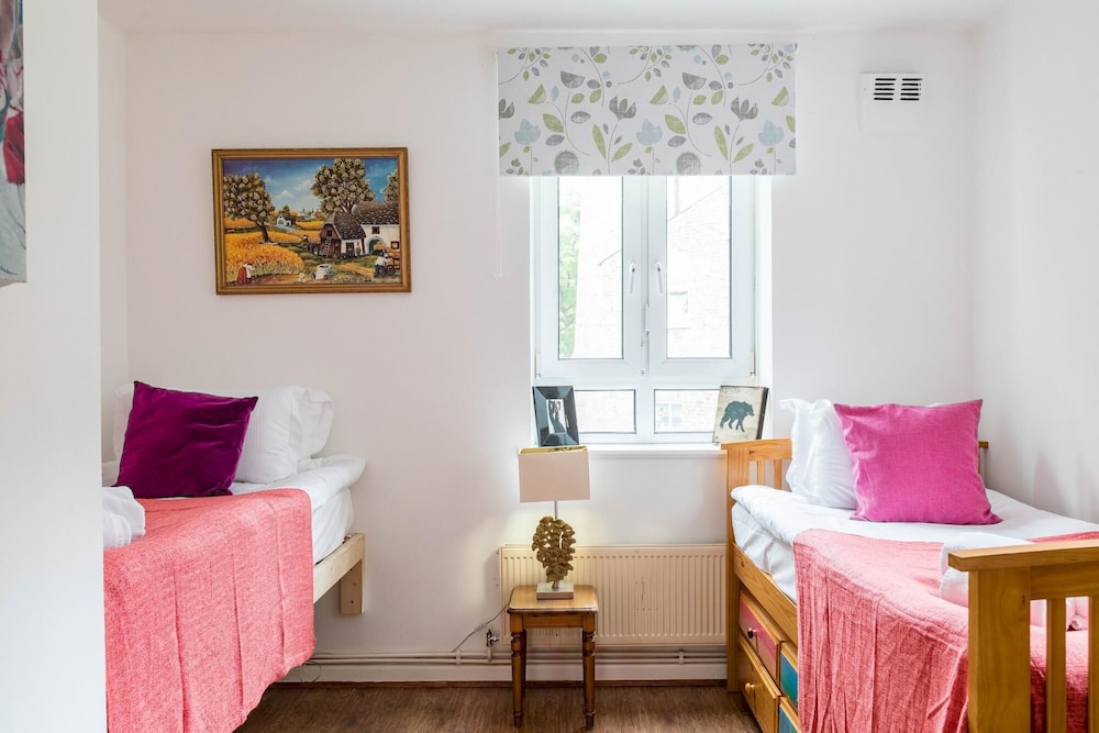 3-bedroom Apartment in Kensington