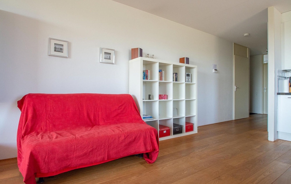 Cozy Apartment With Balcony