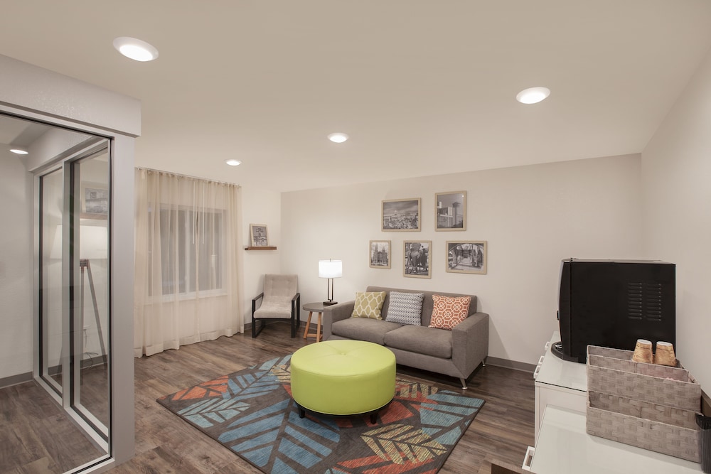WoodSpring Suites San Antonio Stone Oak