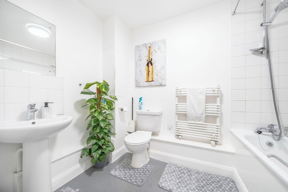 City Central London Apt Balcony, Parking, Sleeps 3