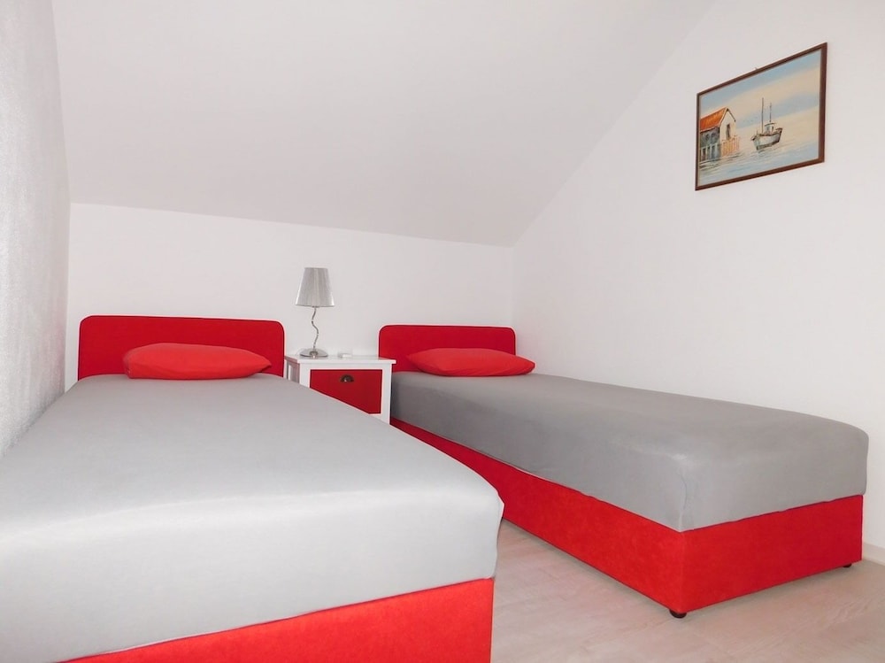 Coloured - Apartments on Island - A4 - Bijeli : view 4