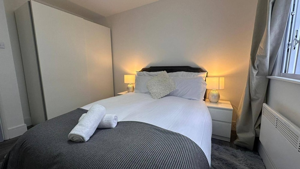 Apartment - Sleeps 4 - City Base - District Line