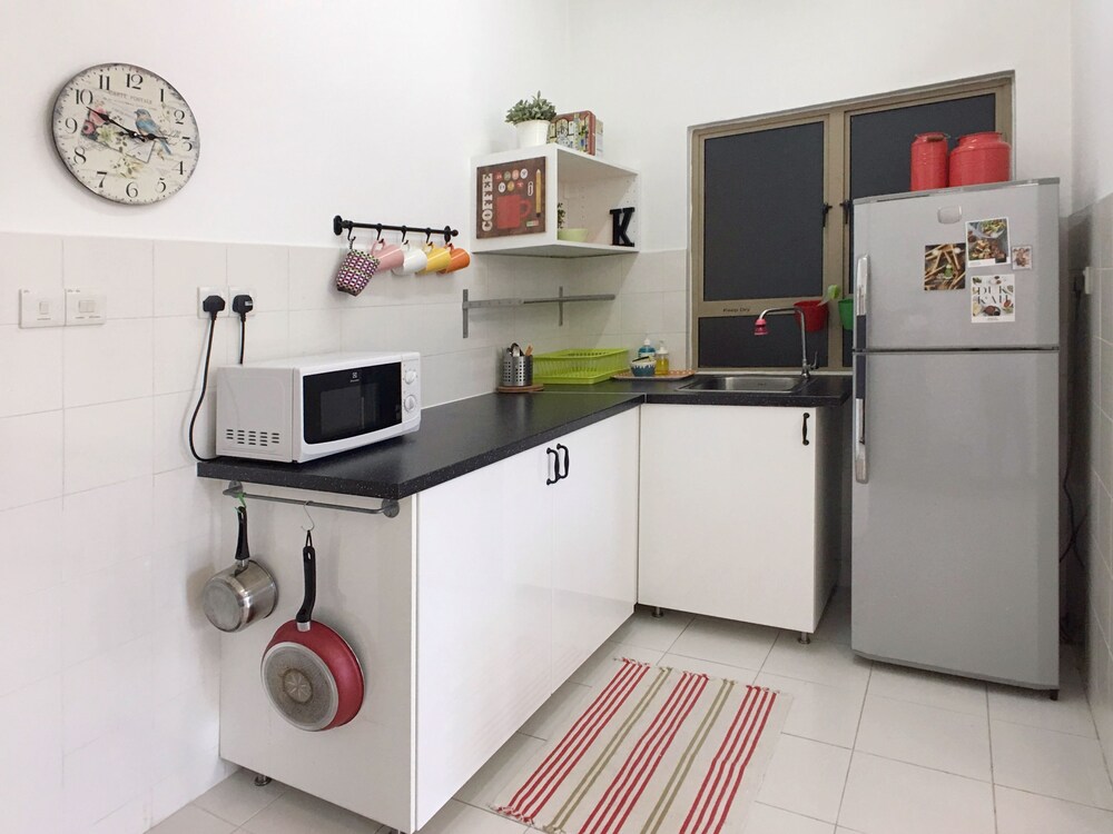 Vibrant Studio at Damansara Perdana
