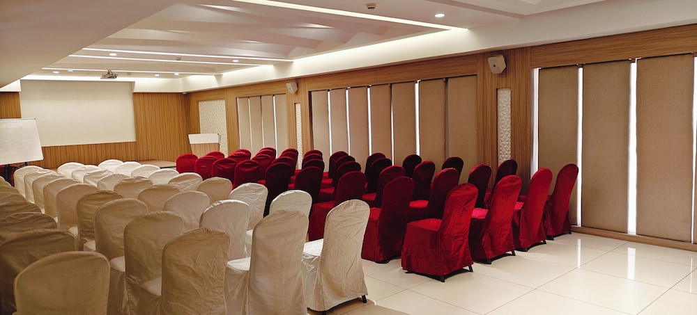 The Mayberry A Bergamont Hotel Tiruppur