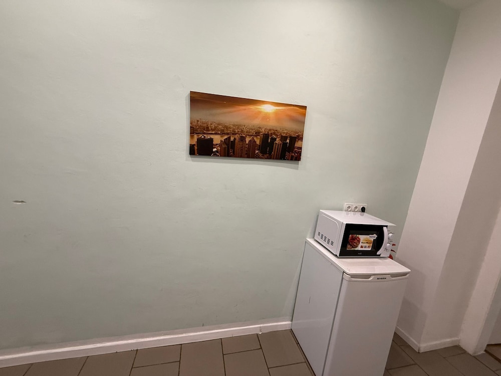 Comfy 2BR Apt Westbahnhof Area