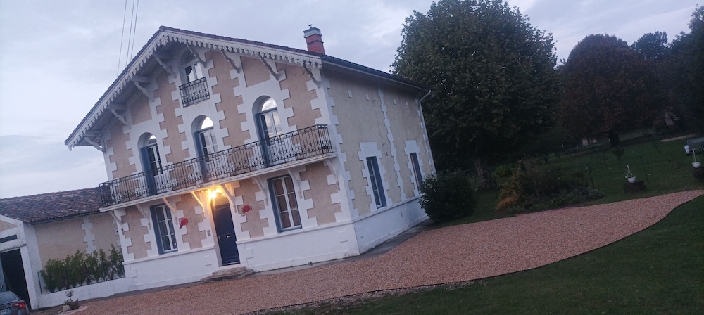 Photo 6