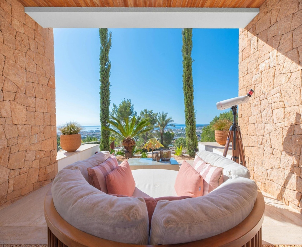 Appealing Villa Near Ibiza Town
