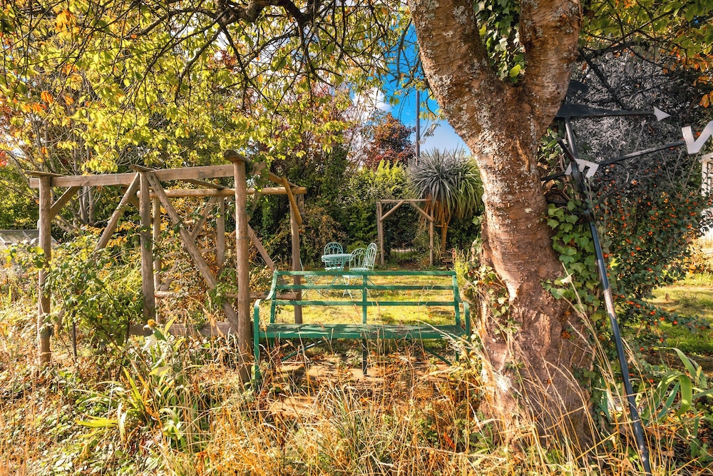 Greengates Nature Filled Escape