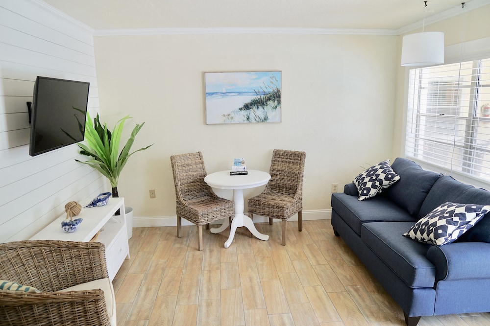 The Molloy - A Boutique Beach Resort