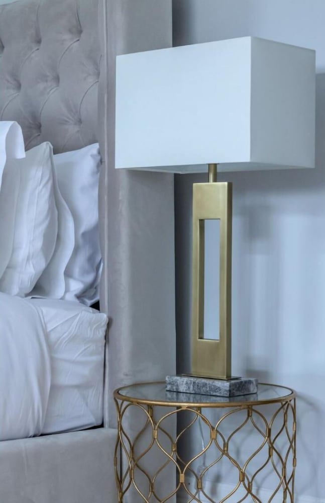 Royal Kensington Penthouse IX- 3 bed