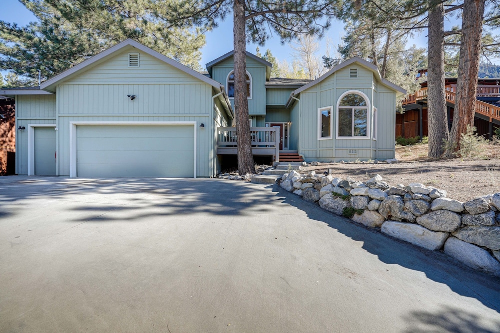 Serene Pine Mountain Club Home w/ Pool Access! view 3