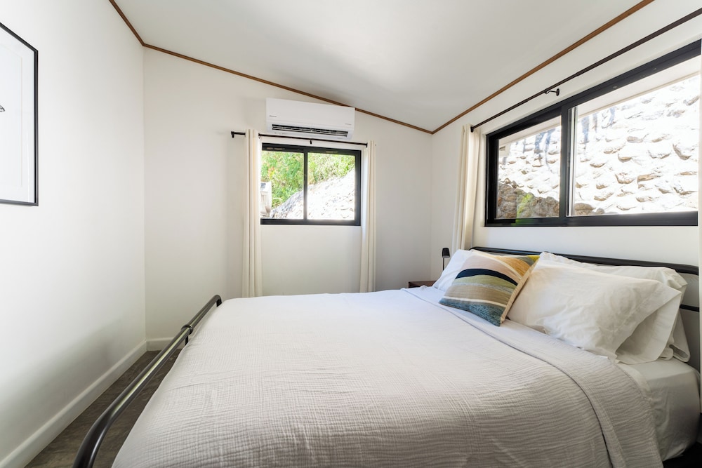 Sea View Paradise Retreat by Sea N' Rent