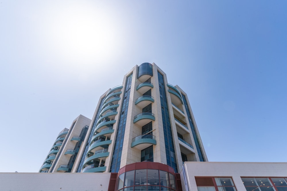 DeluxeApartment with Views of the Marina