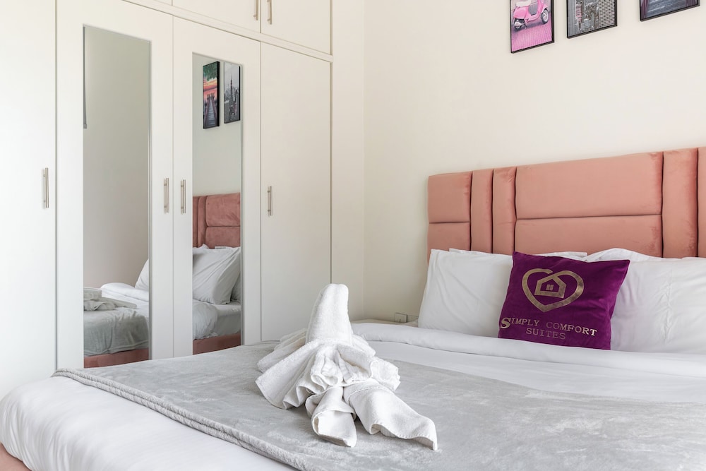 SIMPLY COMFORT Binghatti Gateway Family 2BR with Balcony, Close to Dubai Mall & Burj Khalifa