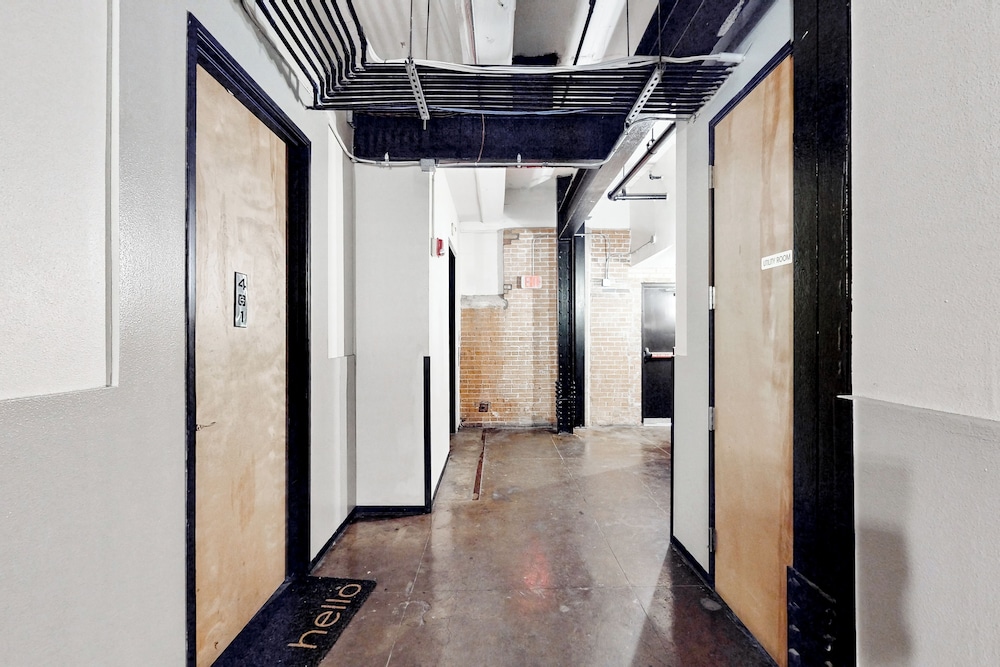 Luxe 1BR Downtown Loft in Historical Building